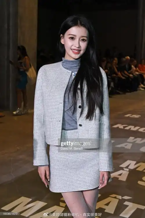 孙怡费翔时装周同框