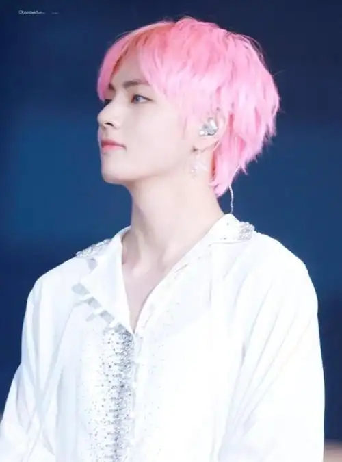 防弹少年团金泰亨的百变造型 任何发色都能完美驾驭!