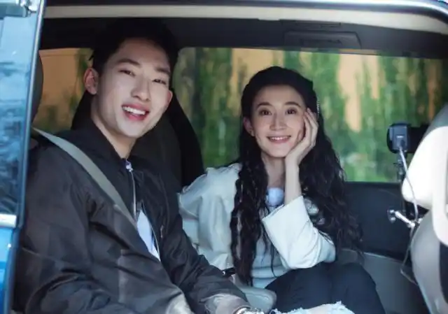 关于张豆豆于家翊cp超话微博的图片及描述