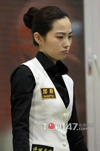 组图:车侑蓝面容姣好惹人爱 场上嘟嘴可爱至极