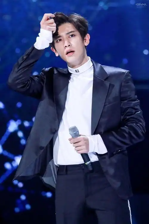 有哪些朴灿烈超级好看的舞台照吗? - 知乎
