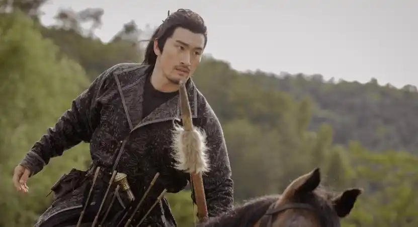 电视剧《长歌行》持续热播 演员杨钧丞饰演前隋统帅雷蒙