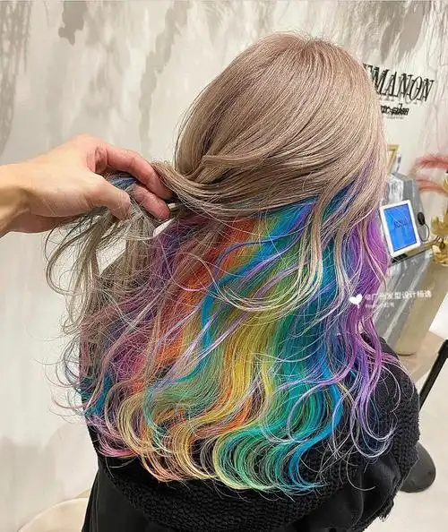 夏天一定要尝试这款隐藏染 七彩吸睛 隐藏染 心机染 七彩挑染 广州