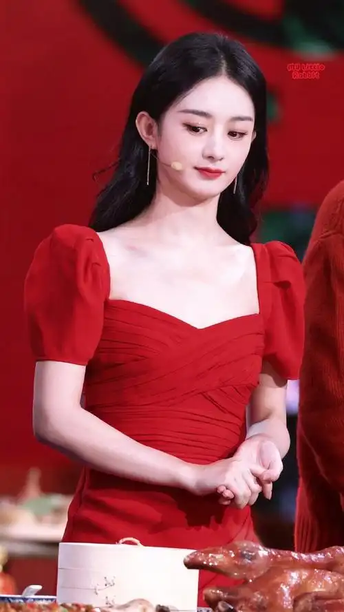 恭喜赵丽颖超话发帖量破1500万##赵丽颖##赵丽颖北京春晚红色长裙