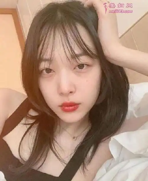 具荷拉悼念雪莉 背后真相竟然是这样!(3)_美妇网