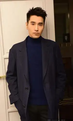 赵又廷巴黎时装周之旅始于老派绅士范2