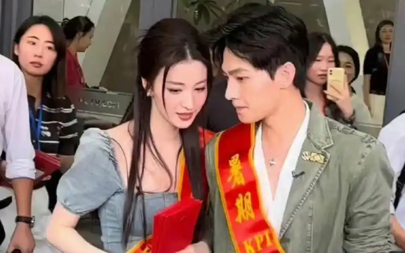 杨洋王楚然好像婚礼迎宾