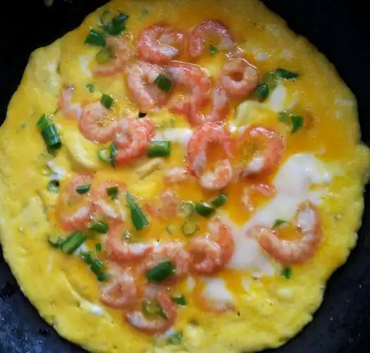 虾仁鸡蛋饼