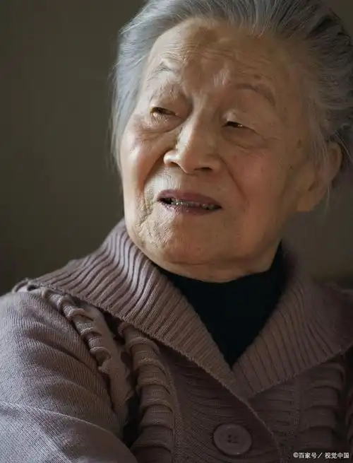 杨绛说:看不起你的人不会批评你,他只会看你在错误的路上走远