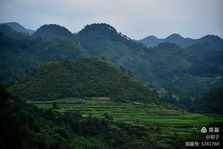 贵州美丽,十万大山,山水相连,风景如画.