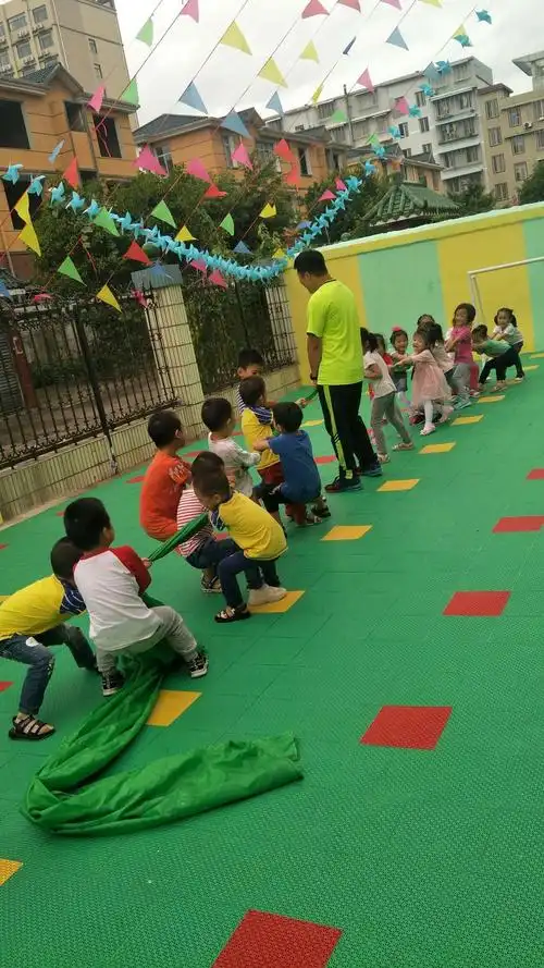 朝阳幼儿园里幸福的小天使98们 - 美篇