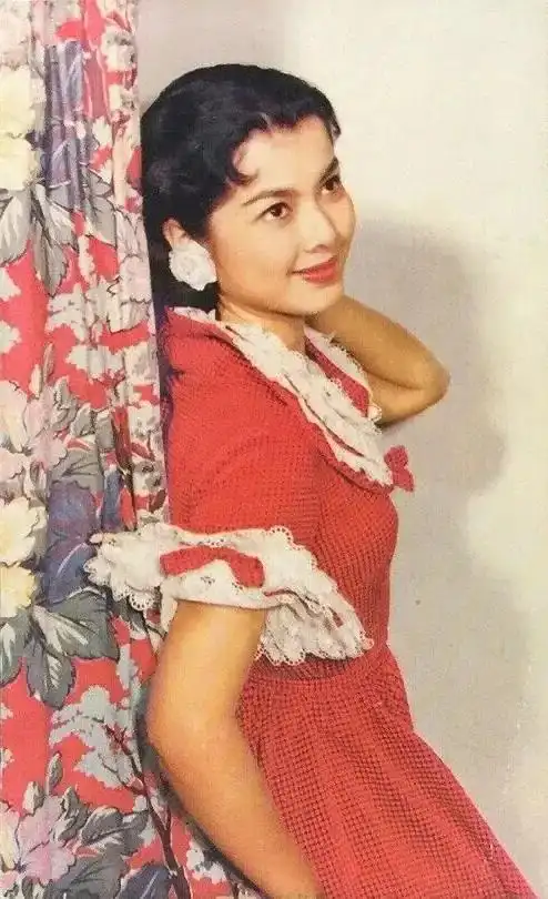 秋香陈思思:民国影星遭丈夫出轨,自杀险丧命,84年春晚再现经典