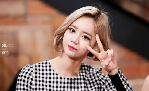 韩国明星图片短发头像推荐(盘点10位超适合短发的韩星) 图15