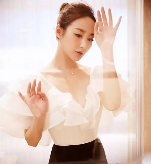 李纯是哪个公司的艺人李纯个人资料简介身高及哪里人