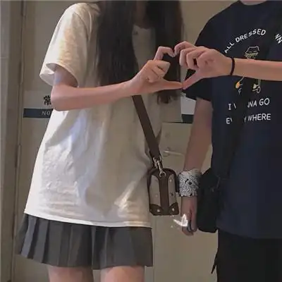 情头像情侣一左一右,主要是半身的,背影的