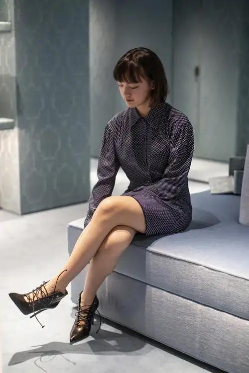 miu miu 2019 早春系列秀前,首次来到巴黎的少女@演员文淇 ,在全新