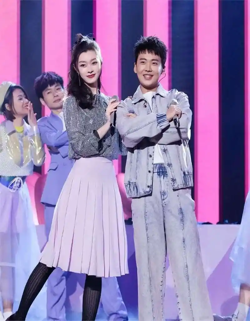 宋轶与郭麒麟"姐弟档"再引热议,荧幕cp助力《庆余年2》热播