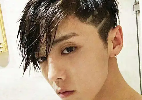 剃鬓角一时爽刮痕图案难倒造型师男士头发两边刮痕图案设计去繁求简