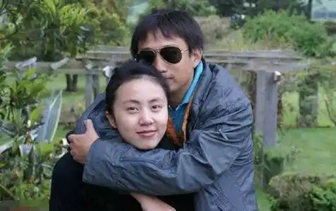 听说曾经当场掌掴刘若英,为此,黄磊曾经和孙莉分手了半年