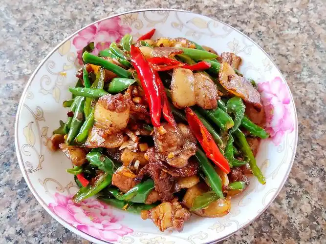 家常小炒荤菜6000例(家常小炒菜谱1000大全 做法)