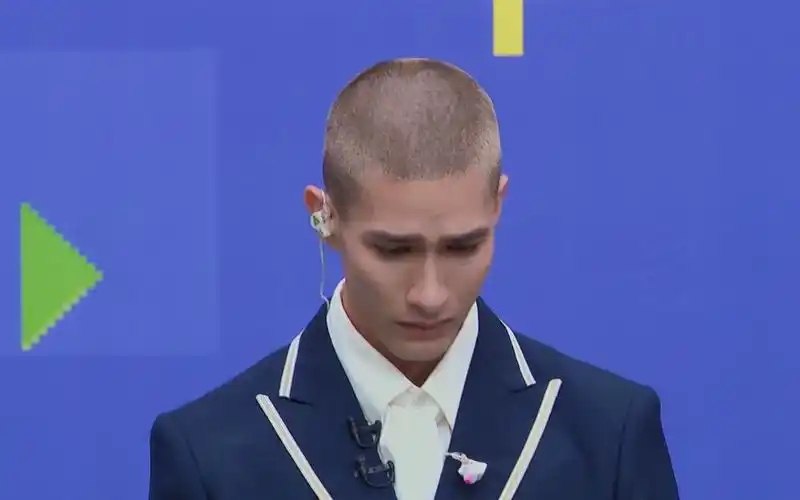 创造营2021米卡以为曾涵江要离开淘汰大哭