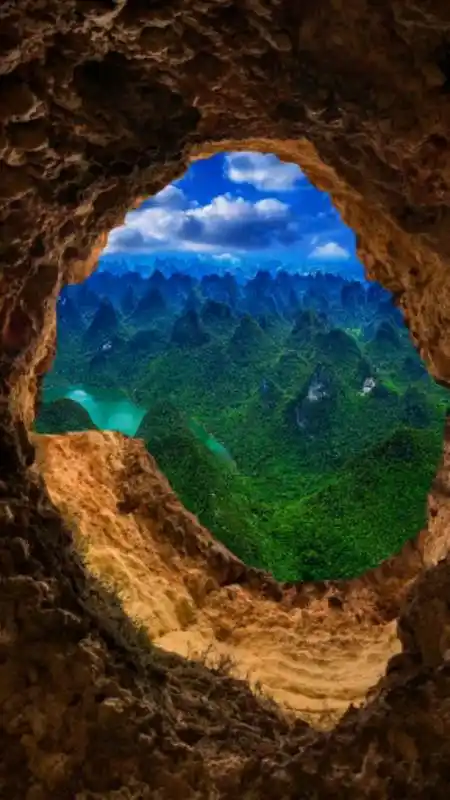 大自然美景#只有到了广西,你才知道原来电影里面形容的十万大山,是