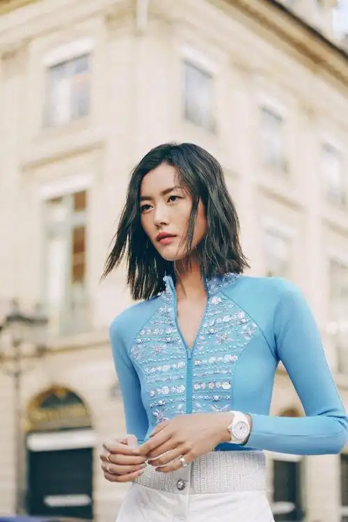 手机壁纸 高清图片 明星图片 图片大全 头像图片 发型图片 刘雯相关