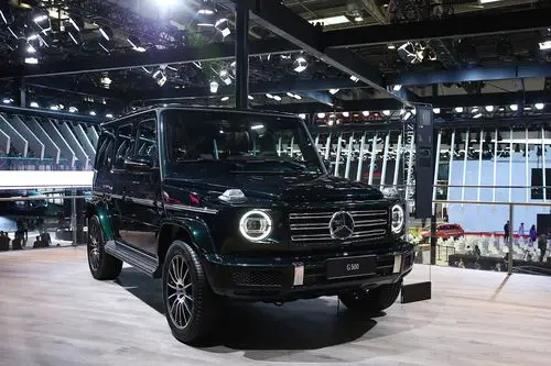 全新梅赛德斯-奔驰g级越野车在传承了大量经典元素的同时带来更越野