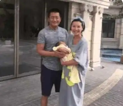 江珊情路坎坷因女儿跟靳东分手又因女儿嫁给田小洁