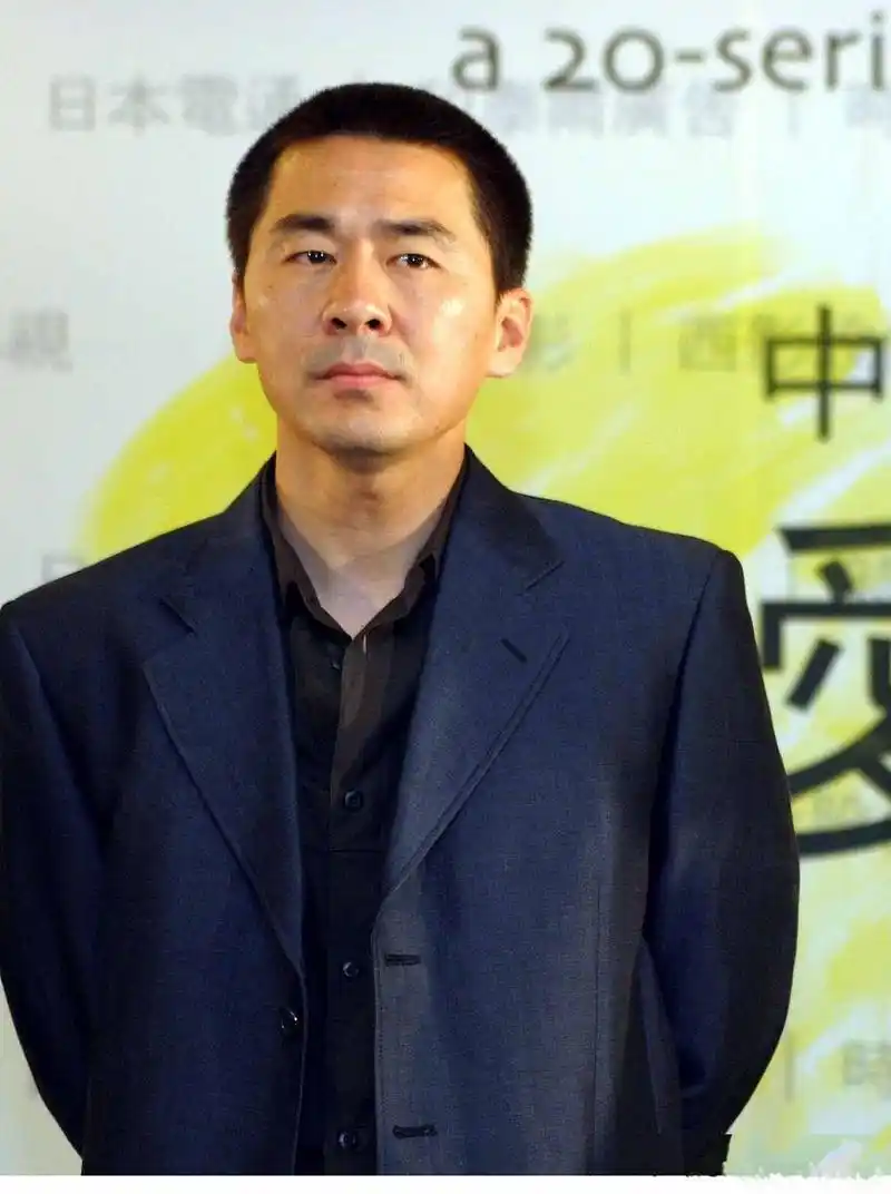 陈建斌,年轻的时候还是有几分姿色的啊!