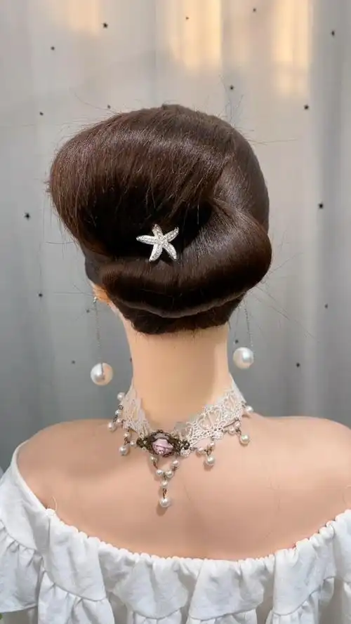 夏天给妈妈扎的贵妇款盘发