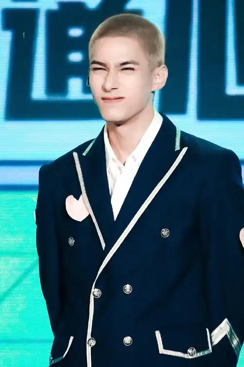 纯甄为米卡撑腰