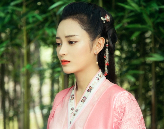 高跟鞋飞机,为什么空姐在飞机上一定要穿丝袜呢?可算知道了