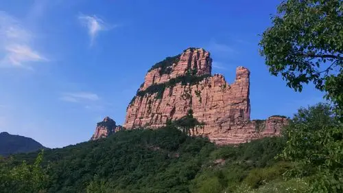 神奇险峻的九女峰