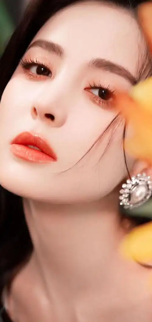 古力娜扎娇艳欲滴的女人图片 - 壁纸 - 我有趣