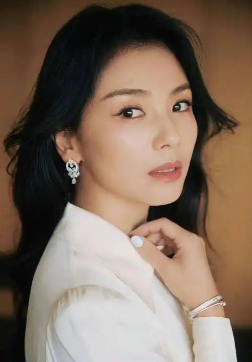 44岁刘涛闪耀活动现场!