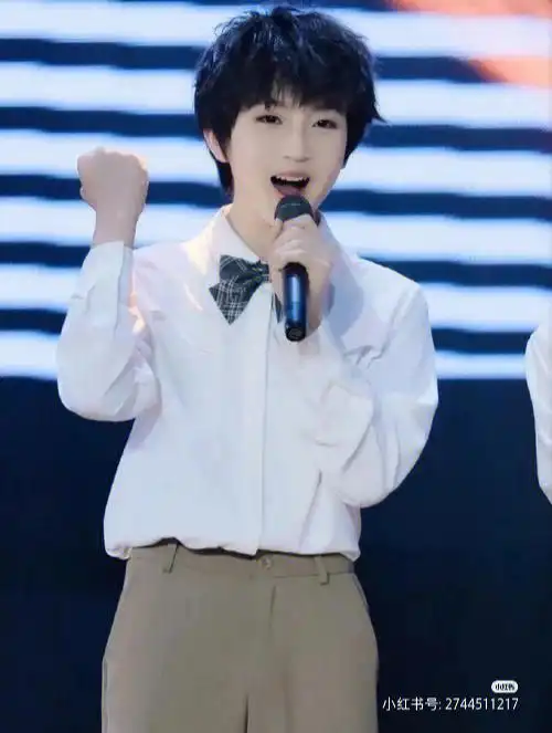 赵冠羽  #橙新计划  来晚了,祝赵冠羽小朋友生日快乐!