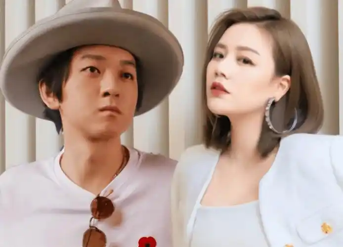 马思纯张哲轩低调现身小餐馆,男方一个举动,暴露真实相处状态_感情