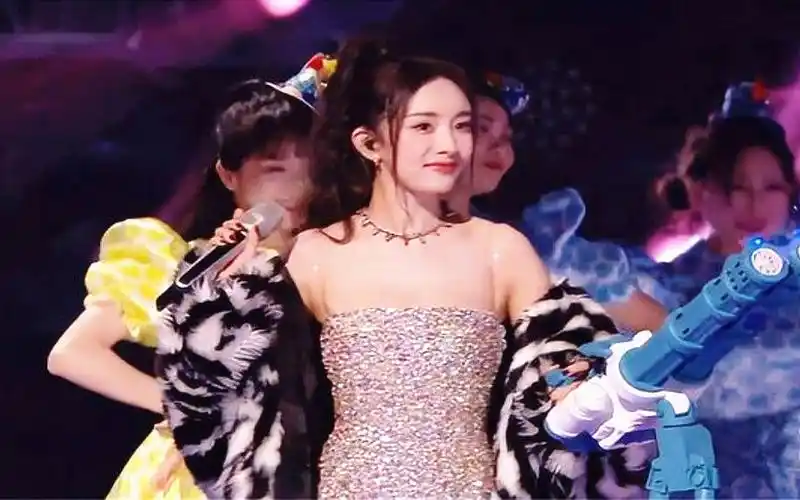 原来杨幂会跳舞!撩人的舞姿美到窒息,网友:这谁顶得住?