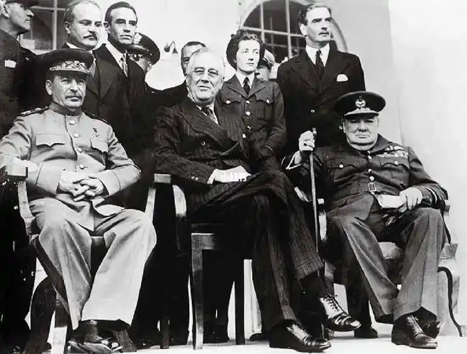 人类这100年二战三巨头1943