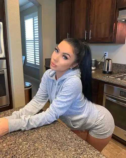 嫩模4:amanda lee这位嫩模是非常火爆的一位超级网红,她的ins粉丝有