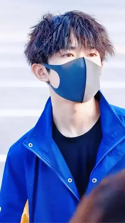易烊千玺戴口罩喜欢吗999999#口罩下的颜 - 抖音