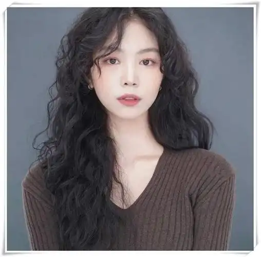 超减龄甜美中长款烫发(不显老的5款烫发)(10)