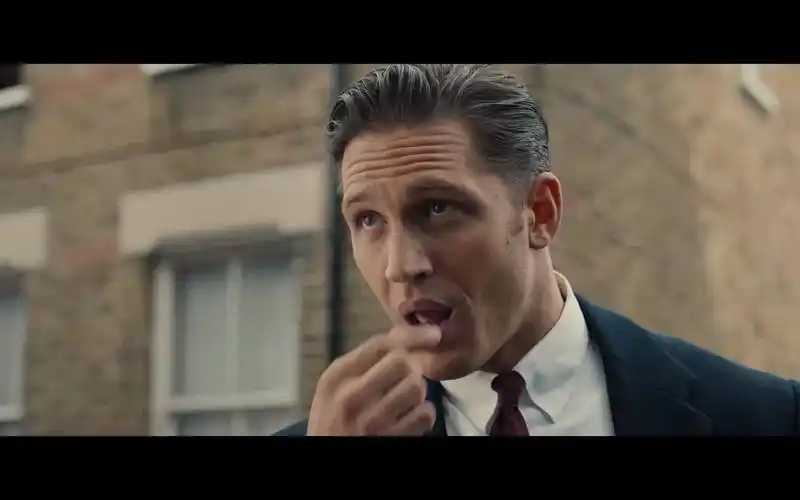 汤姆哈迪最帅的西装暴徒