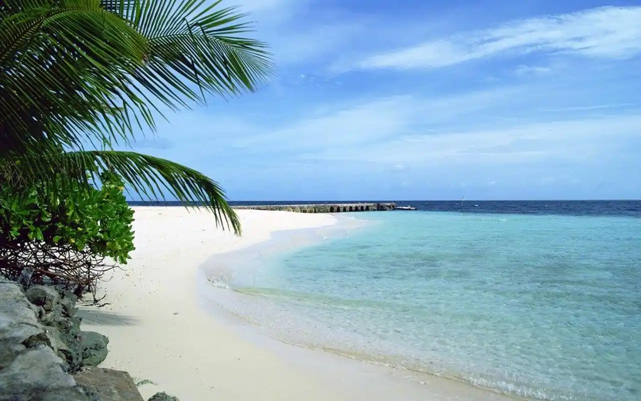 清新唯美海滩风景图片桌面壁纸