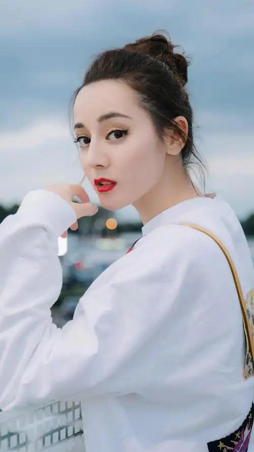 迪丽热巴照片可爱高清_迪丽热巴照片