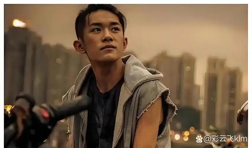 电影《小小的我》中,易烊千玺饰演的角色深深触动了我