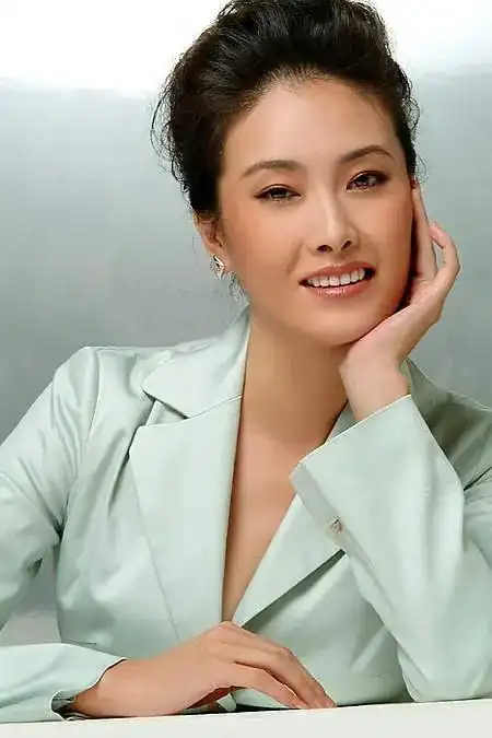 (1993)饰陈雪晴《东方商人》(1993)饰赛金花《道北人》(1995)饰宁馨