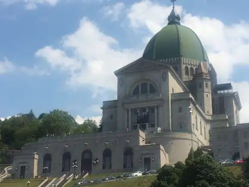 山顶教堂停车费5元,不贵.