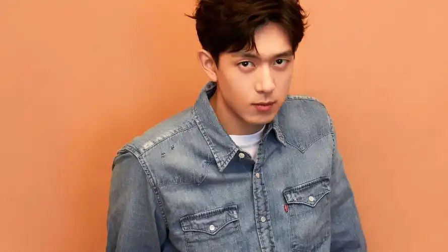 李现牛仔衬衫个性帅酷写真